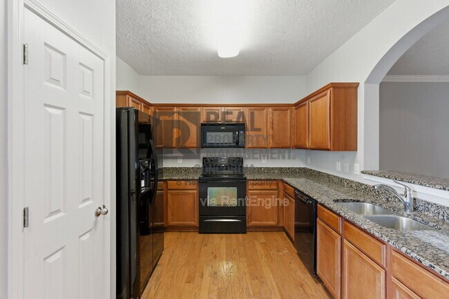 Building Photo - 1518 Hamden Dr