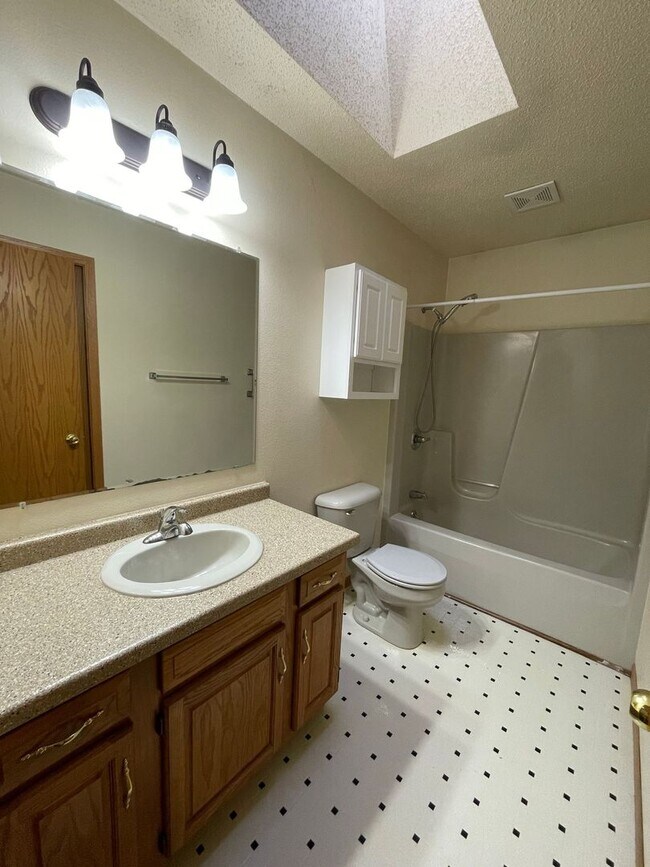 Building Photo - 804-806 N. Irene Ave