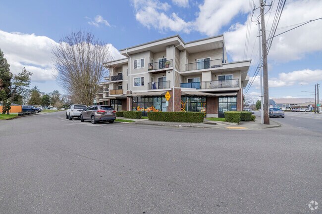 Building Photo - 10240 BG Town Centre Village - Residential