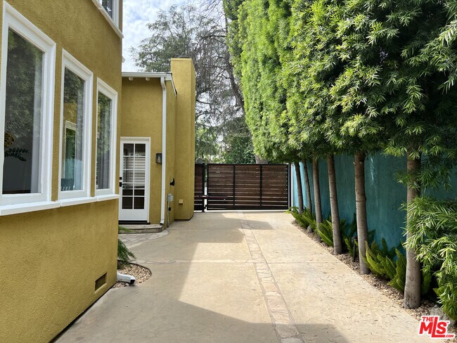 Building Photo - 390 N Baldwin Ave