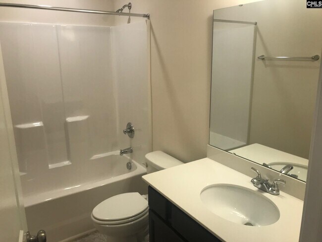 Building Photo - 1065 Roscoe Rd