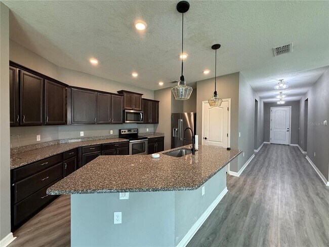 Building Photo - 10638 Laguna Plains Dr