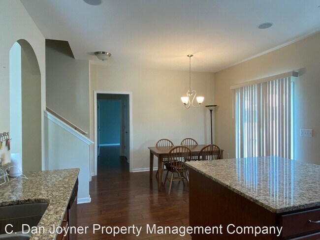 Building Photo - 4 br, 2.5 bath House - 348 Slate Drive