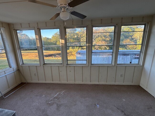 Building Photo - 4044 Friendship Rd