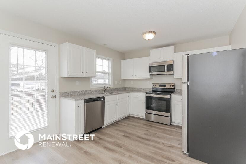 Building Photo - 306 E 28th St