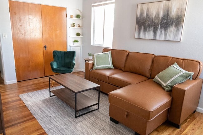 Building Photo - 1712 House Ave