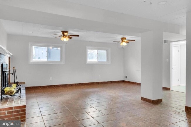 Building Photo - 4224 Kinmount Rd