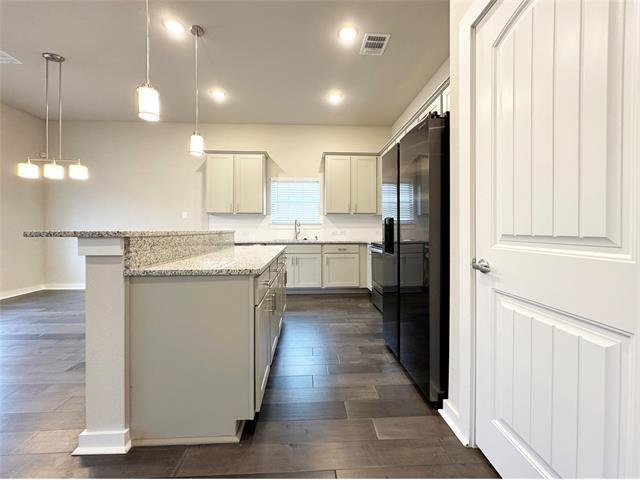 Building Photo - 557 S Utah Dr