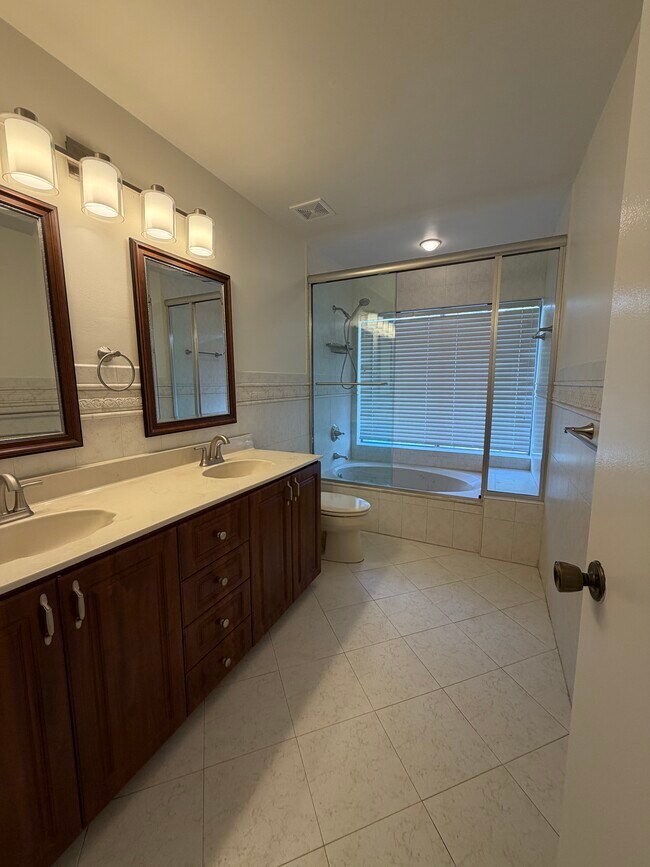 Building Photo - 13261 SW 102nd Terrace