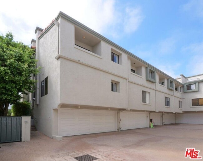 Building Photo - 515 N Gertruda Ave
