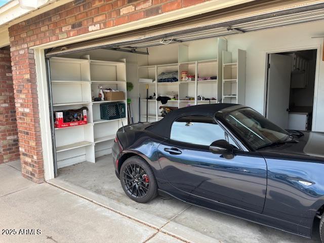 Building Photo - 2361 E Capri Ave