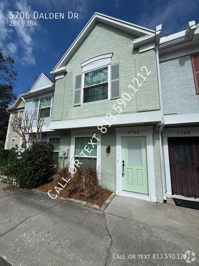 Building Photo - Beautiful Temple Terrace Townhome