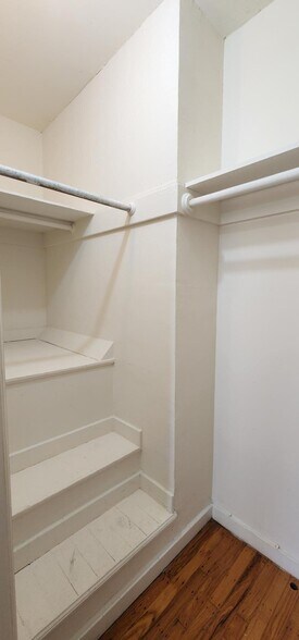 Building Photo - 245 Concord St