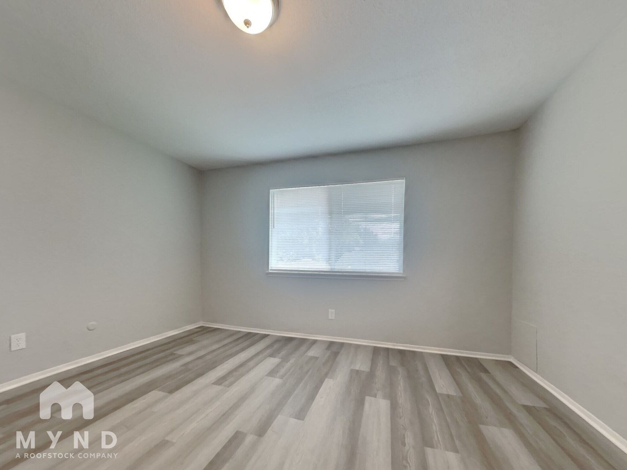 Building Photo - 6607 Escondido Dr
