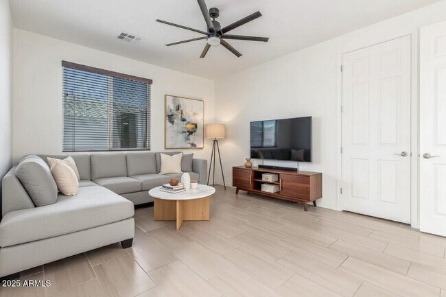 Building Photo - 17973 W Ashley Dr