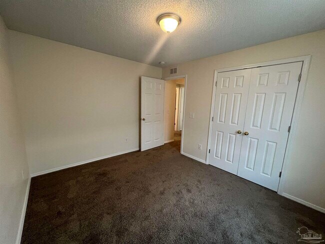 Building Photo - 8921 Camshire Cir
