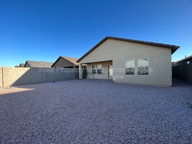 Building Photo - 19410 W Hazelwood St