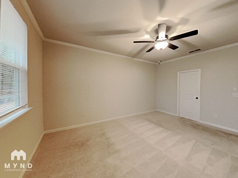 Building Photo - 667 Riverwood Pass