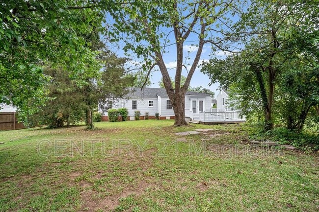 Building Photo - 934 Bluebird Rd