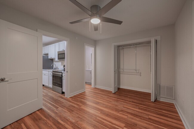 Building Photo - Rollings Hills Apartments