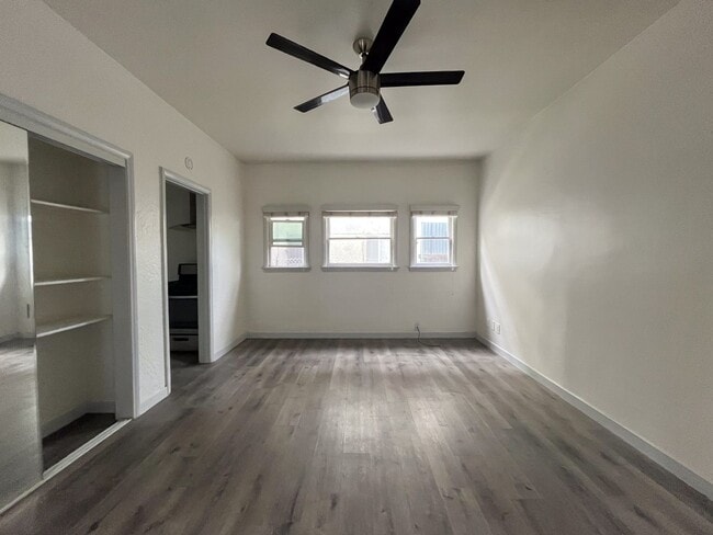 Interior Photo - 2014 Chestnut Avenue