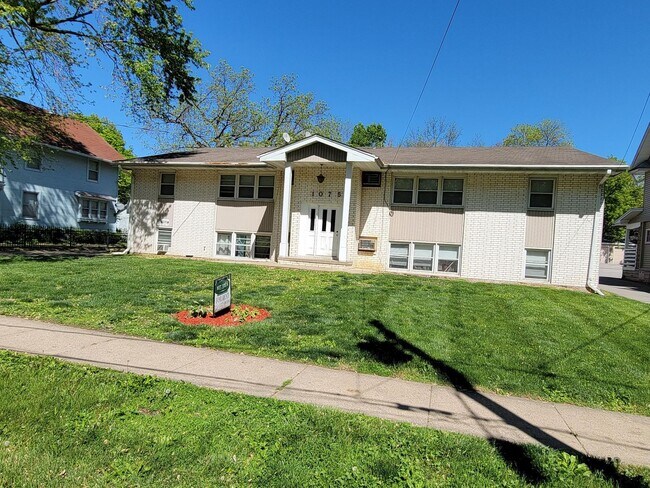 Building Photo - JK Sully 1075