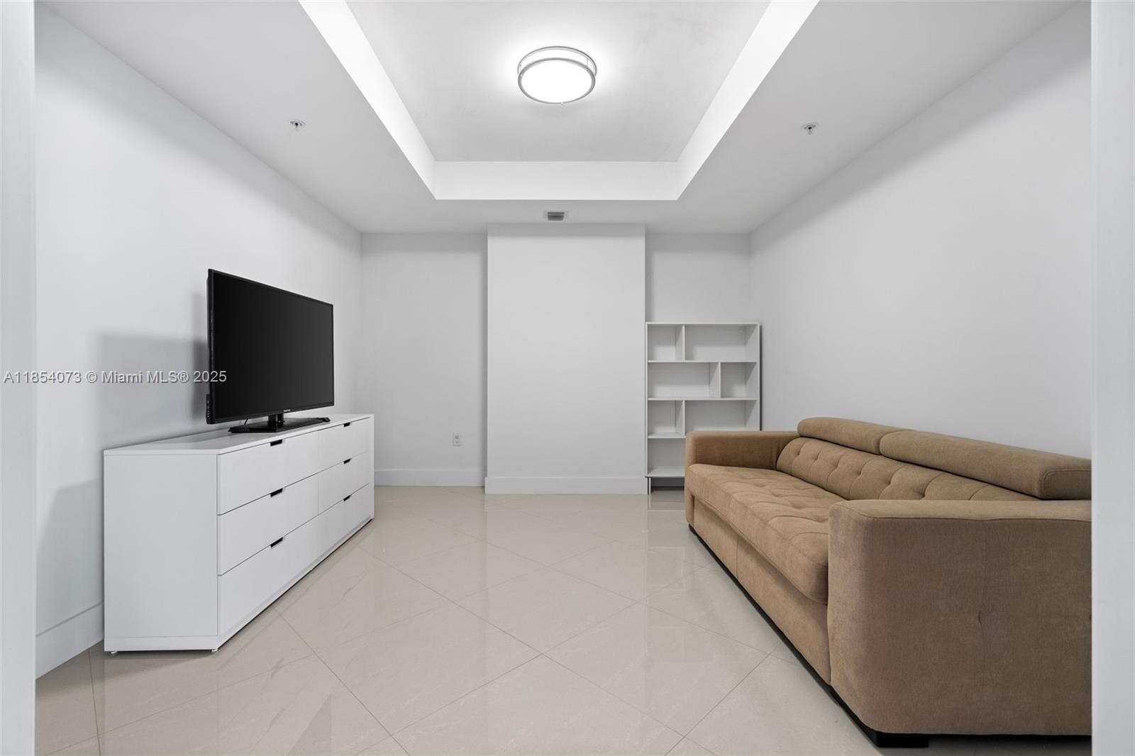 Building Photo - 17301 Biscayne Blvd