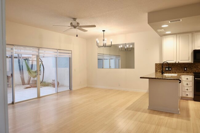 Building Photo - 80 Live Oak Cir