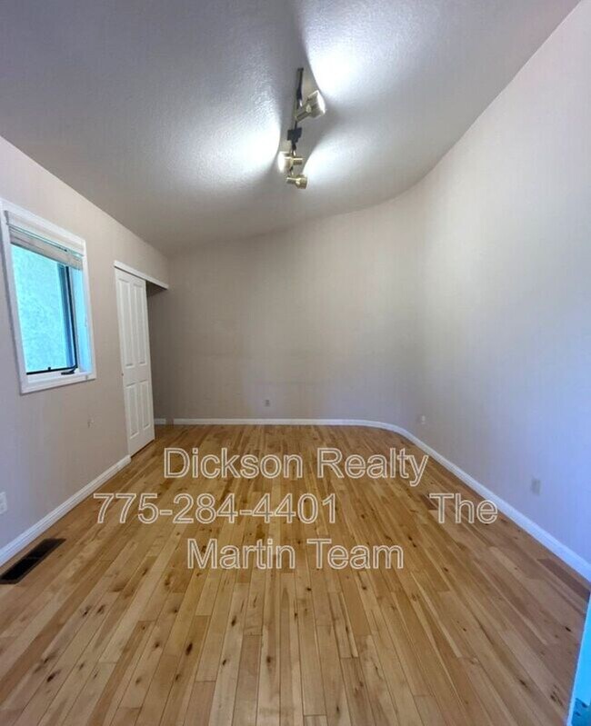 Building Photo - 3245 Marthiam Ave