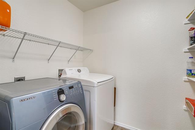 Building Photo - 6612 Meadow Way Ln