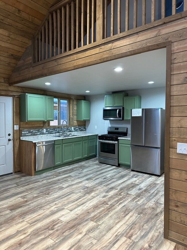Building Photo - Sign new lease for February and save 1/2 a...