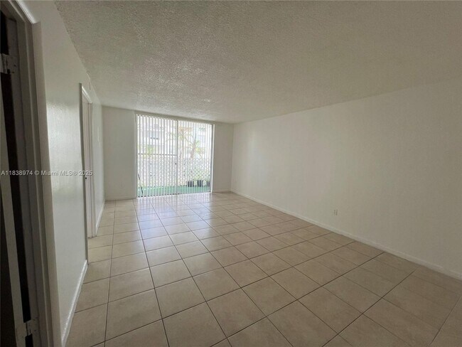 Building Photo - 488 NW 165th St