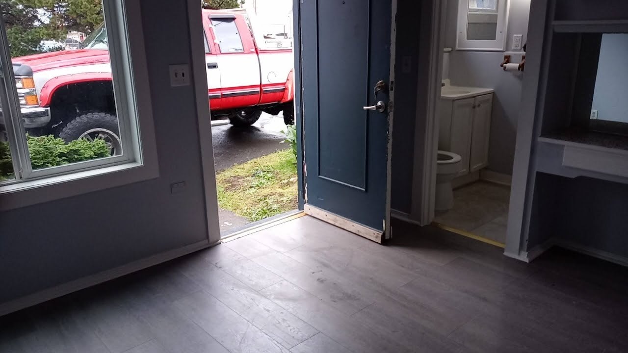 Building Photo - 430 S Holladay Dr