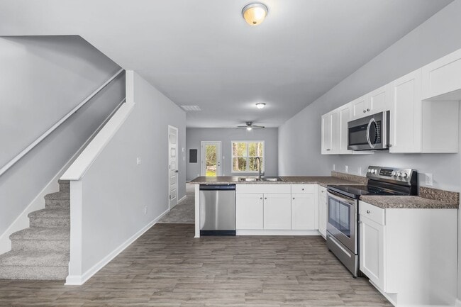 Building Photo - 132 Buckhorn Ave