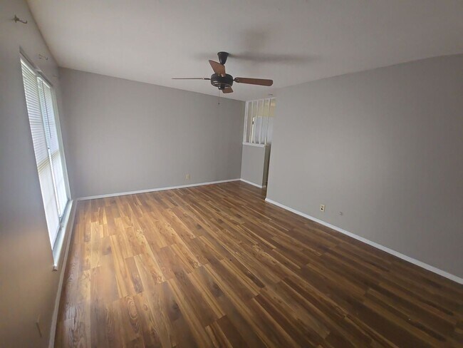 Building Photo - 732 Spinning Dr