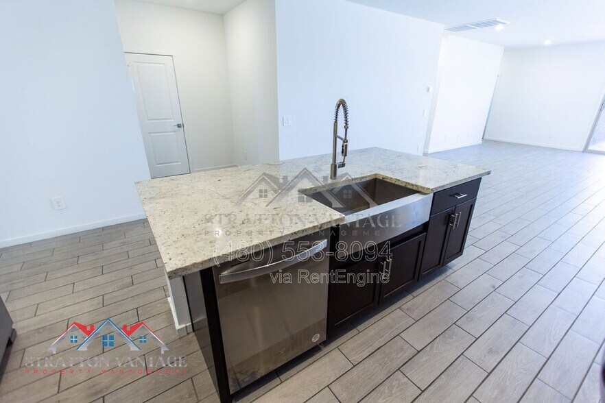 Building Photo - 2520 San Esteban Dr