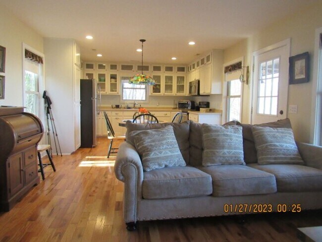 Building Photo - $1,700 - 2 Bedroom / 2 Bath Fully Furnished Cabin with an Amazing View in the Pumpkintown Community