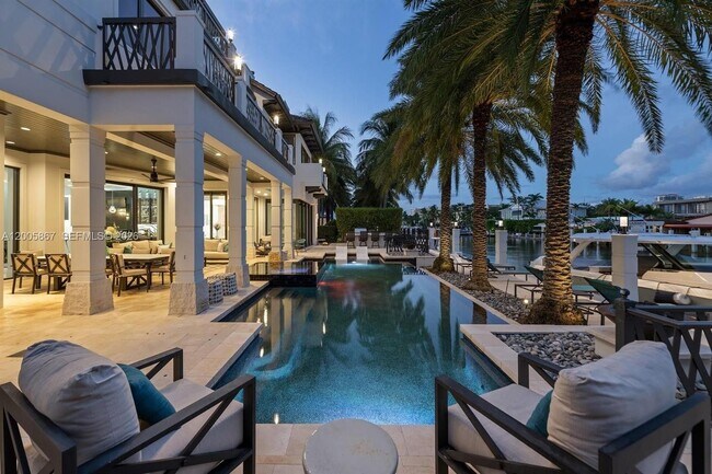 Building Photo - 720 Isle of Palms Dr