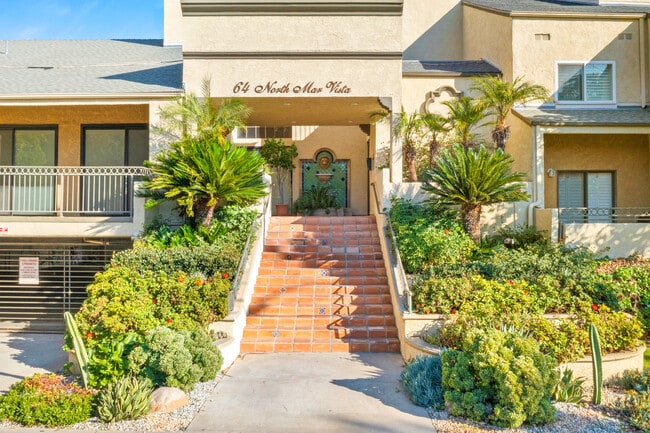 Building Photo - 64 N Mar Vista Ave