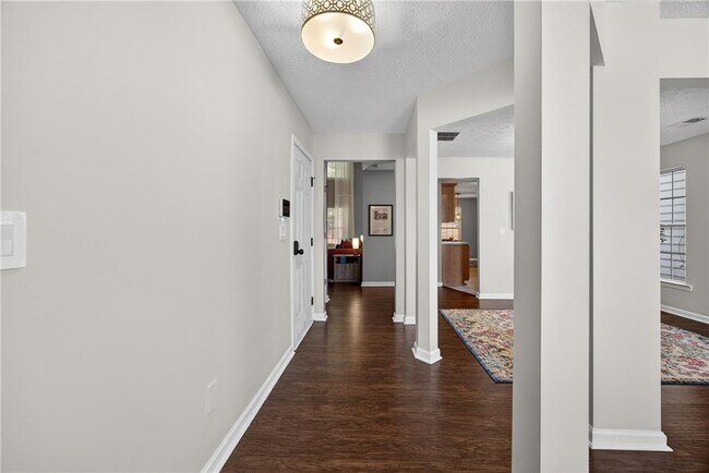 Building Photo - 9899 Vista Cir