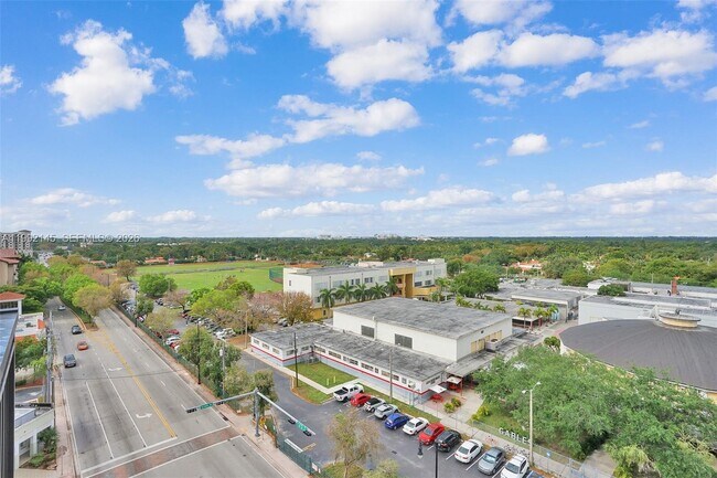 Building Photo - 301 Altara Ave