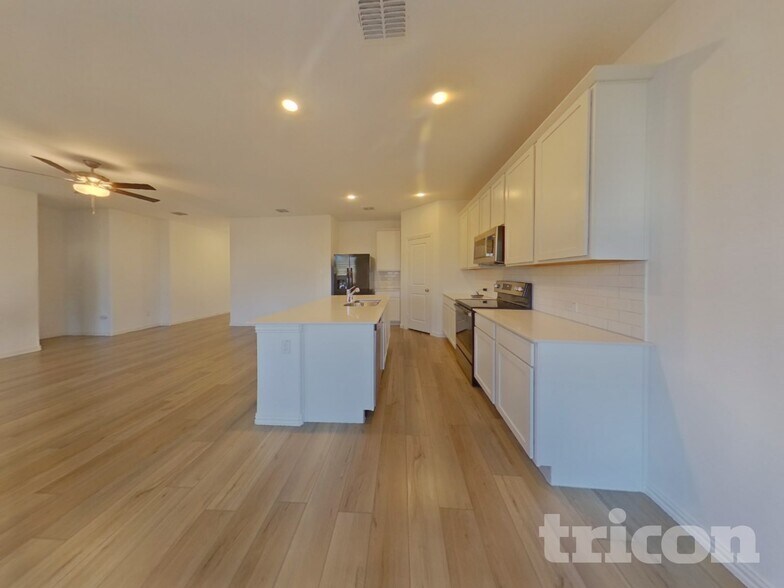 Building Photo - 509 Macdonald Wy