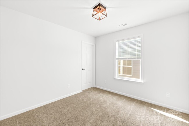 Building Photo - 18016 Wilbanks Dr