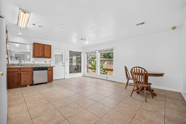 Building Photo - 6510 Grand Haven Dr