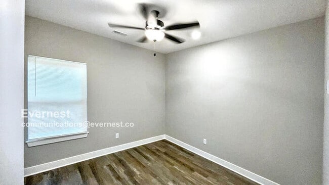 Building Photo - Lovely 3-Bedroom Home in a Peaceful Neighb...