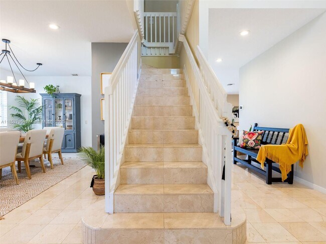 Building Photo - 665 Nandina Dr