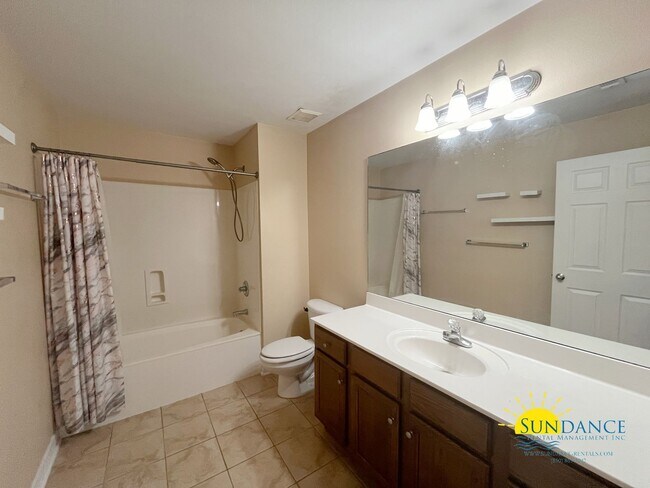 Building Photo - Ideally situated Niceville Townhome, Call ...