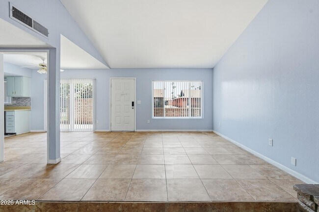 Building Photo - 126 W Loma Vista Dr
