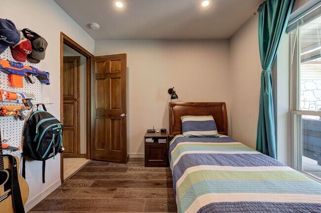 Building Photo - 7808 Forest Ln