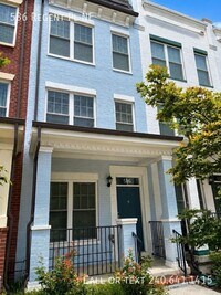 Building Photo - 536 Regent Pl NE
